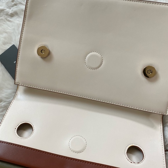 NWT Metal Chains Shoulder Bag - Picture 10 of 14